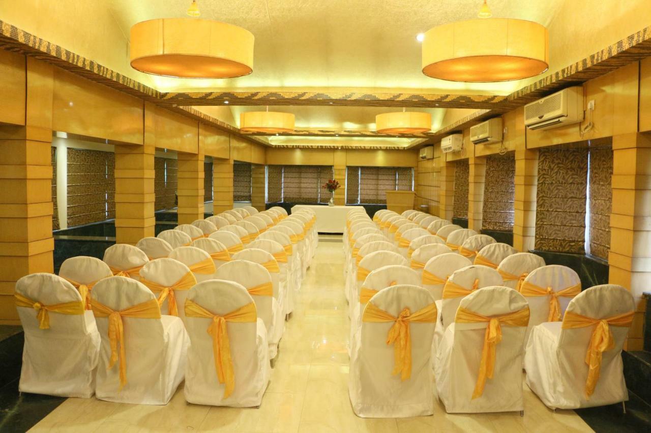 Palm Village Resort Колката Екстер'єр фото