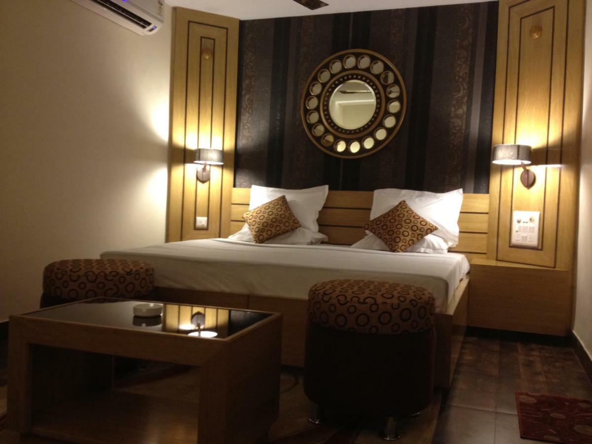 Palm Village Resort Колката Екстер'єр фото